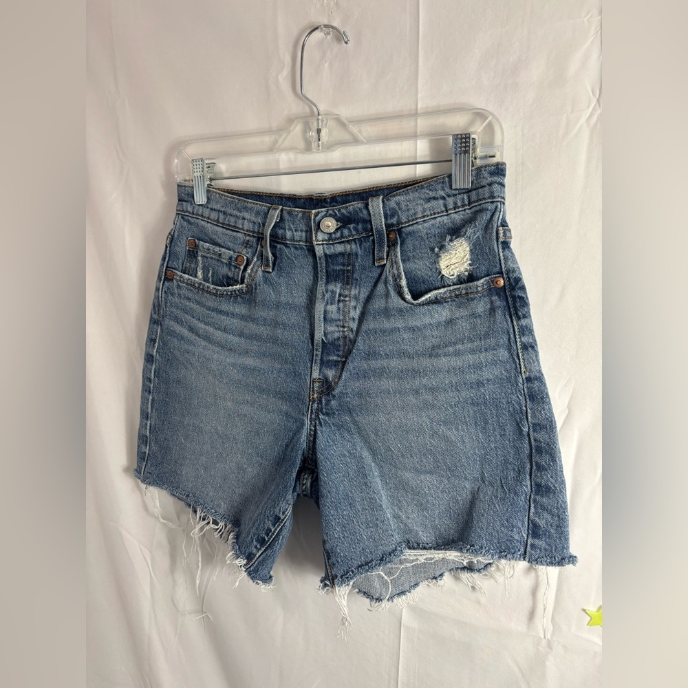 Levi 501 Distressed Mid Rise Mid Length Retro Denim Shorts Women’s Size 27 - Picture 2 of 12